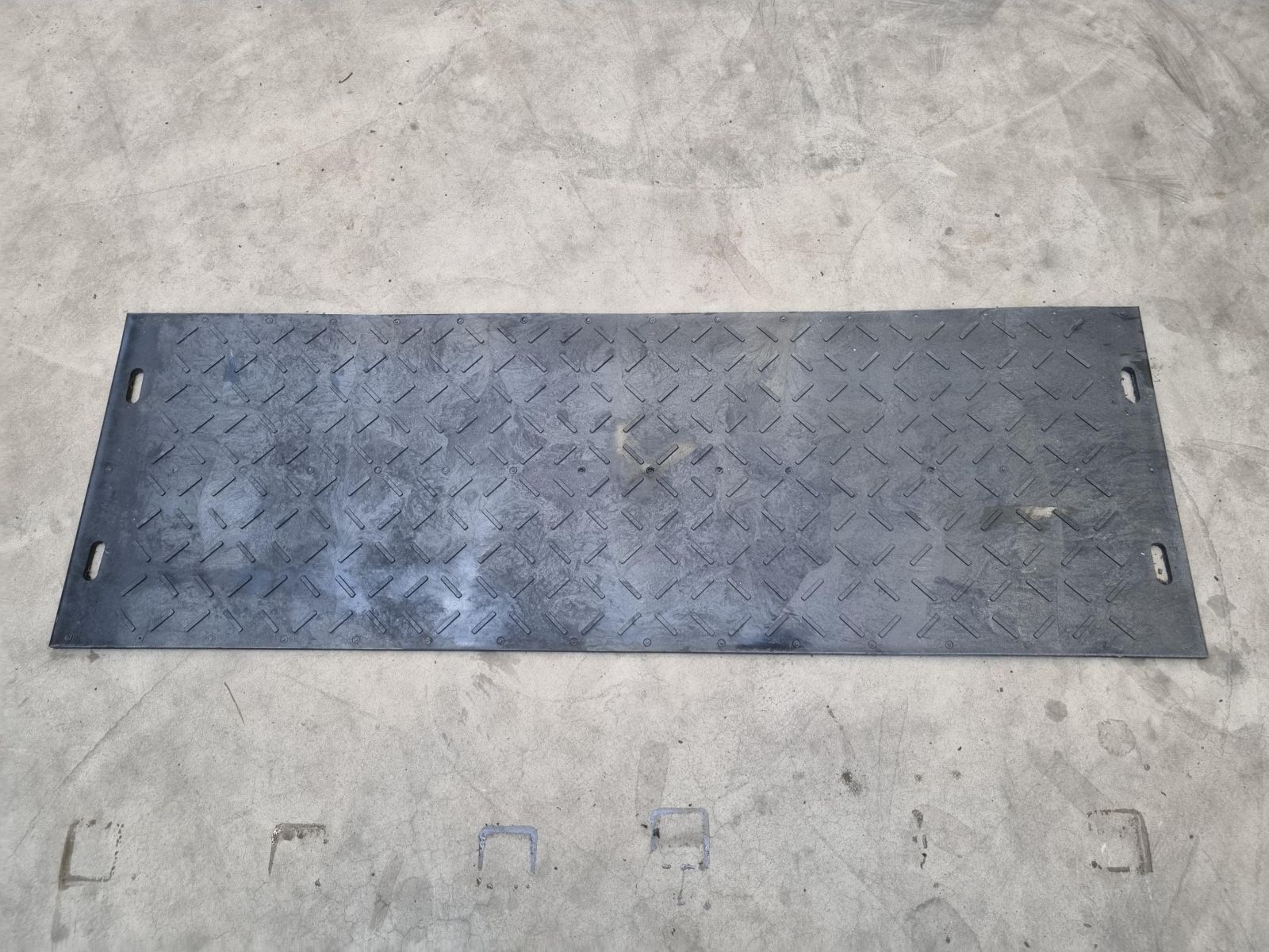 Kunststoff-Fahrplatte 300x100x2cm – Grobprofil - Fotos 3